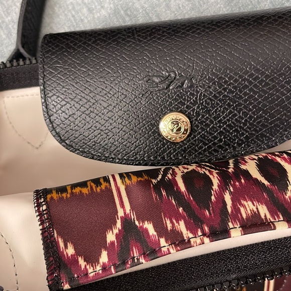 Long Champ Tote with Strap - Picture 6 of 11